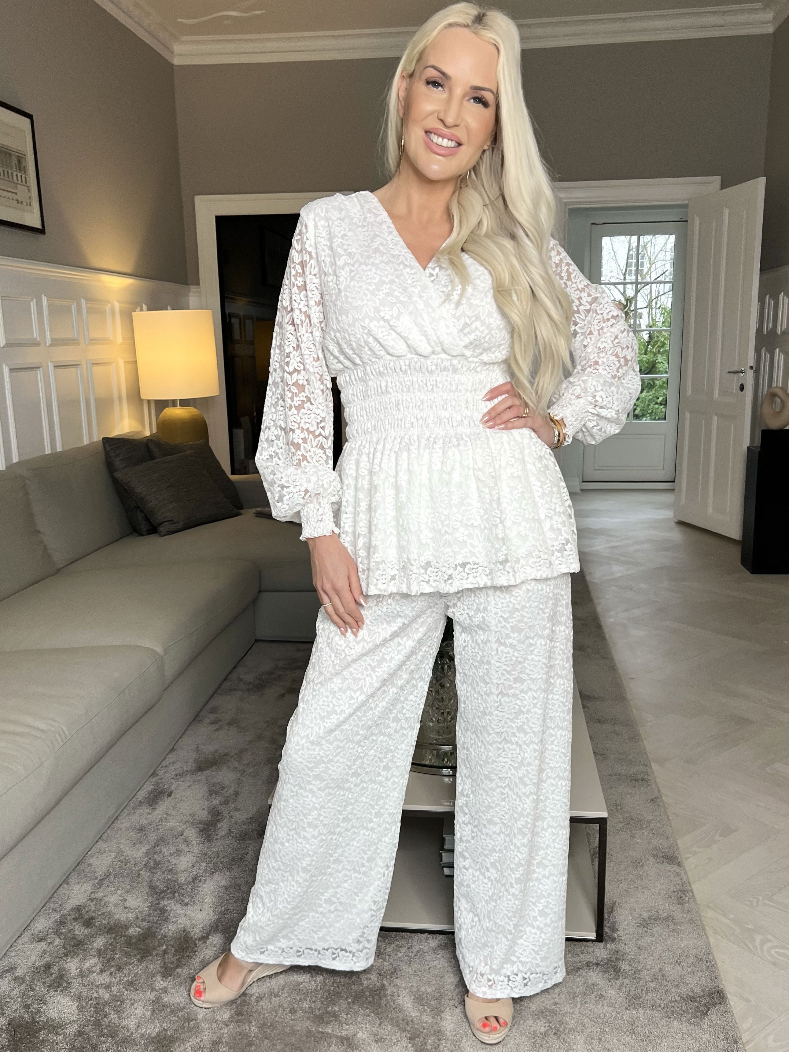 Pams Lace Pants - Løse elastiske blondebukser